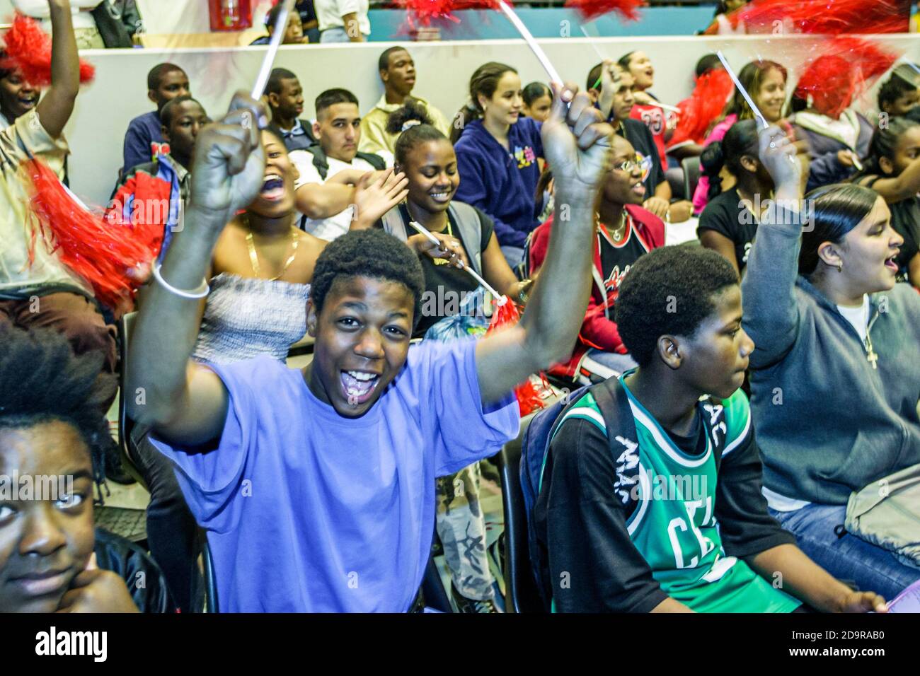 Miami Florida,Homestead Campbell Drive Middle School,FCAT Florida Comprehensive Assessment Test Pep Rally auditorium,studenti ispanici Black A. Foto Stock
