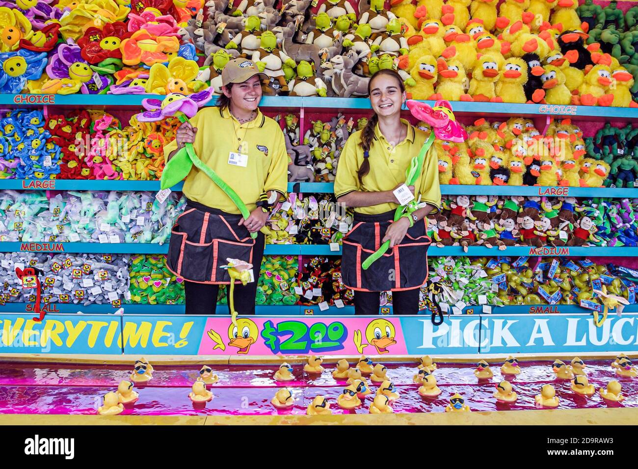 Miami Florida,Dade County Fair & Exposition,evento annuale carnevale Midway game premies ripieni Animali,teen teen teenager teenagers girls girl summer e. Foto Stock