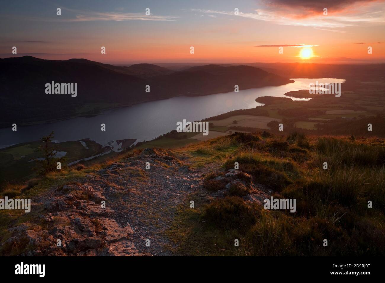 Tramonto sul lago Bassentwaite da Dodd, Lake District, Cumbria, Regno Unito Foto Stock