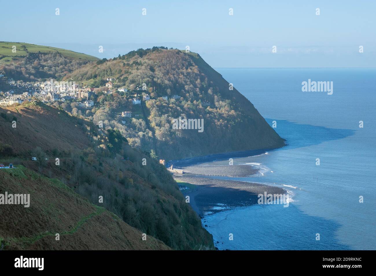 Vista su Inghilterra, Devon, Lynmouth e Lynton dalla collina di Countisbury Foto Stock
