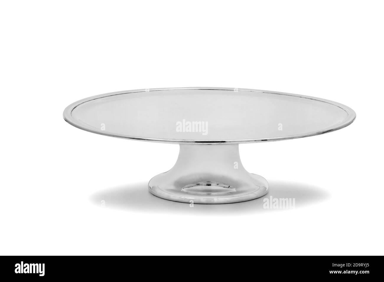 pezzi in argento e stagno su sfondo bianco Foto Stock