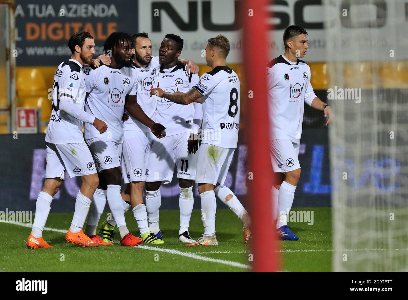 Spezia Calcio festeggia dopo aver segnato un gol durante la Serie UNA partita di calcio tra Benevento Calcio - Spezia Calcio, Stadio Ciro Vigorito il 7 novembre 2020 a Benevento Italia - Foto Emmanuele Mastrodonato Photo LM/Emmanuele Mastrodonato Foto Stock