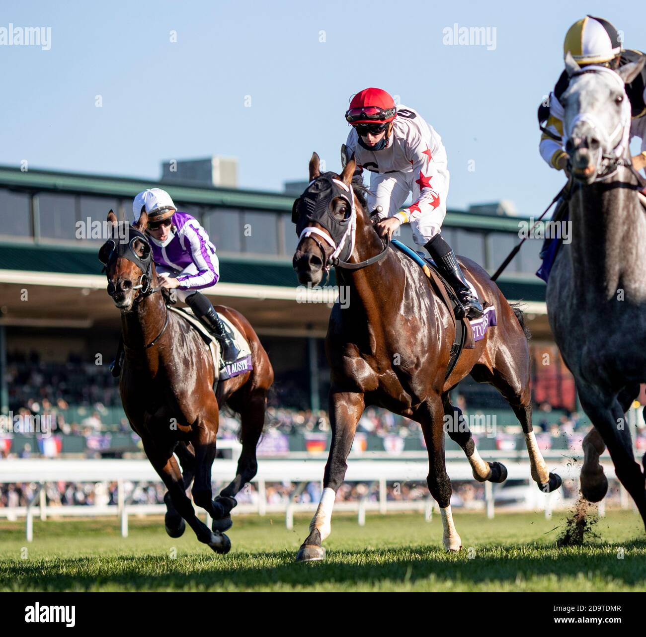 Lexington, Kentucky, Stati Uniti. 7 Nov 2020. 7 novembre 2020 : Order of Australia, guidato da Pierre-Charles Boudot, vince il FanDuel Mile presentato dal PDJF il sabato del Campionato Breeders' Cup al Keeneland Race Course di Lexington, Kentucky, il 7 novembre 2020. Alex Evers/Breeders' Cup/Eclipse Sportswire/CSM/Alamy Live News Foto Stock