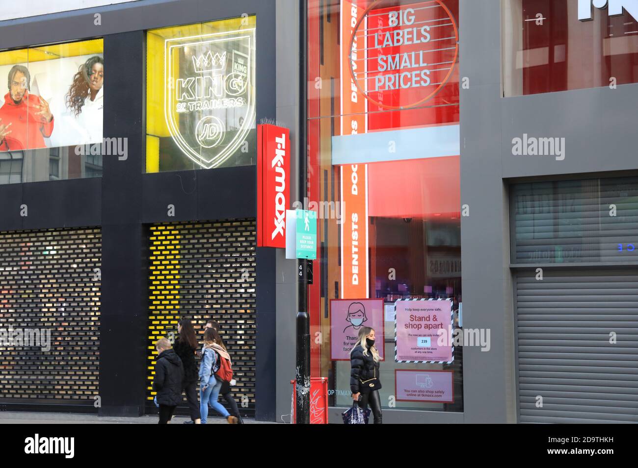 I negozi chiusi su Oxford Street nella seconda lockdown nazionale in Inghilterra per il coronavirus, nel novembre 2020, Regno Unito Foto Stock