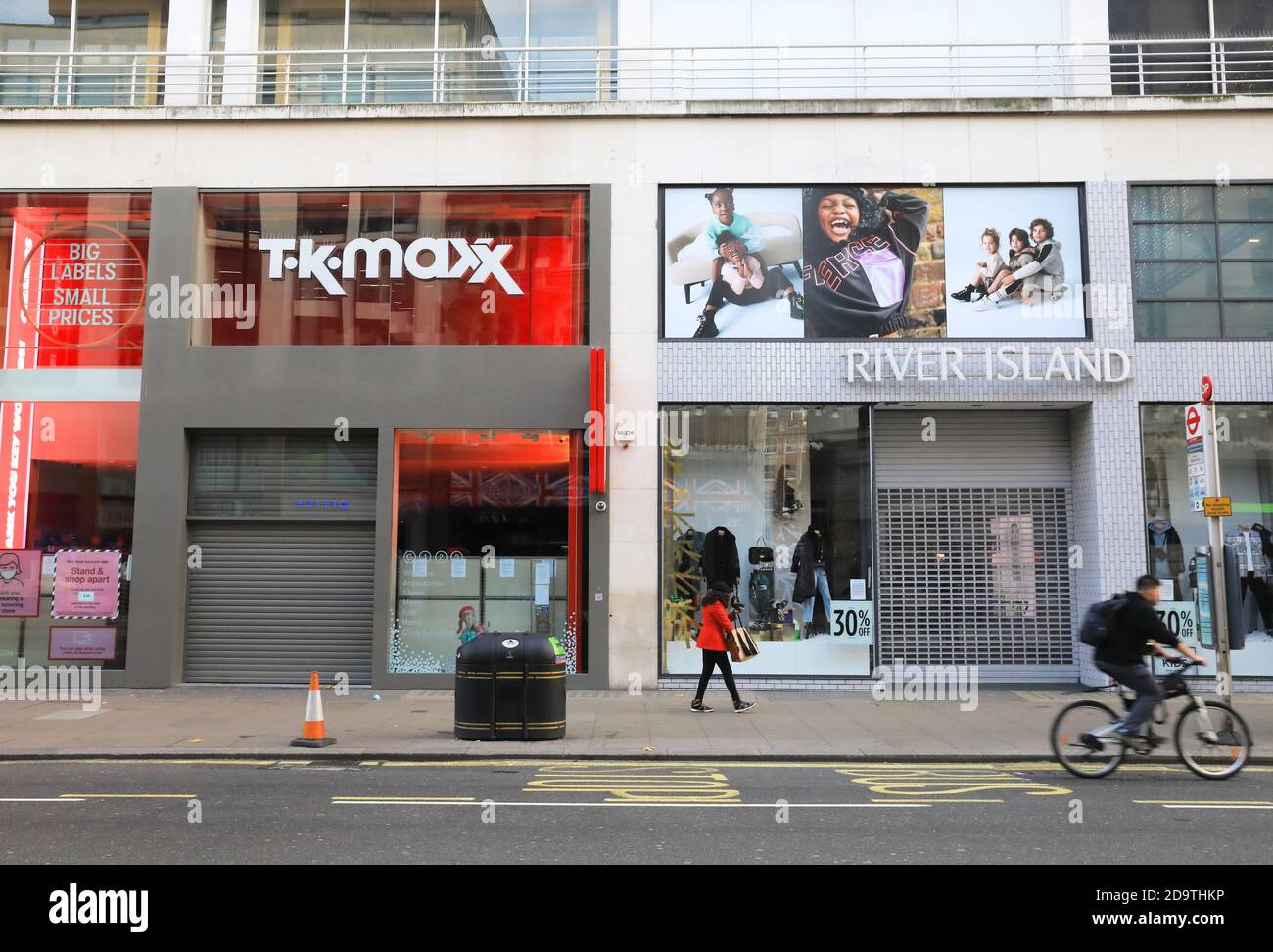 I negozi chiusi su Oxford Street nella seconda lockdown nazionale in Inghilterra per il coronavirus, nel novembre 2020, Regno Unito Foto Stock