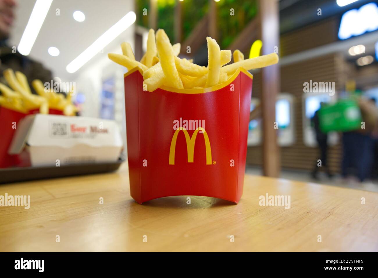 Patatine fritte McDonalds nell'area fast food del centro commerciale Foto Stock