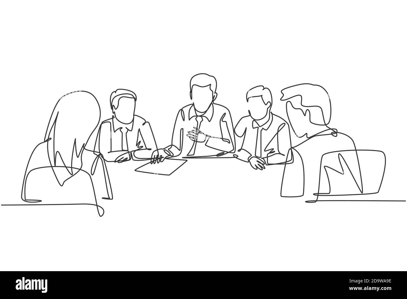 Un manager senior responsabile del disegno di linea continuo che fornisce istruzioni per aumentare le vendite dei prodotti ai membri del team di marketing durante la riunione. Briefing aziendale Illustrazione Vettoriale