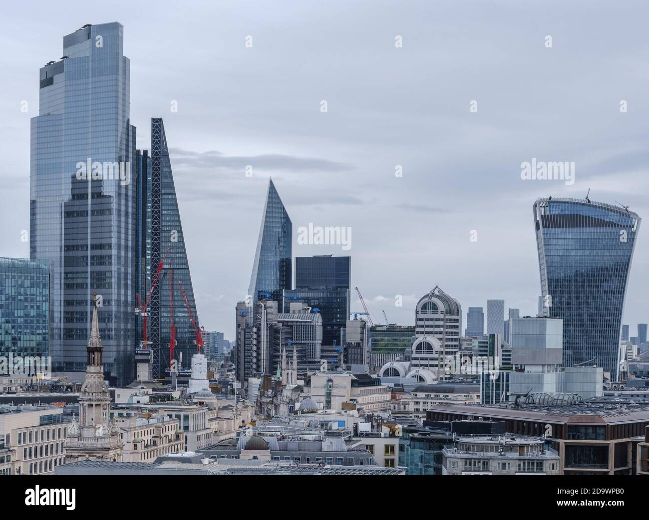 Grattacieli della città di Londra, tra cui Walkie Talkie, Cheesegrater, The Scalpel, Tower 42 e 100 Bishops Gate. Foto Stock