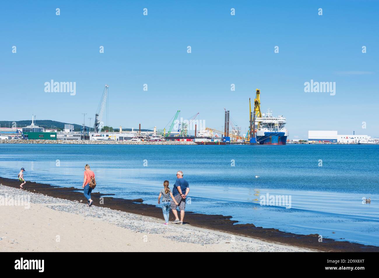 Sassnitz: Porto Mukran, nave e tubi per Nord Stream 2 Pipeline, Ostsee (Mar Baltico), Isola di Rügen, Meclemburgo-Vorpommern, Germania Foto Stock