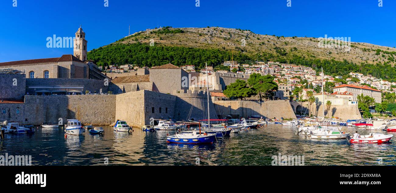 Panorama della Città Vecchia Porto di Dubrovnik, Croazia Foto Stock