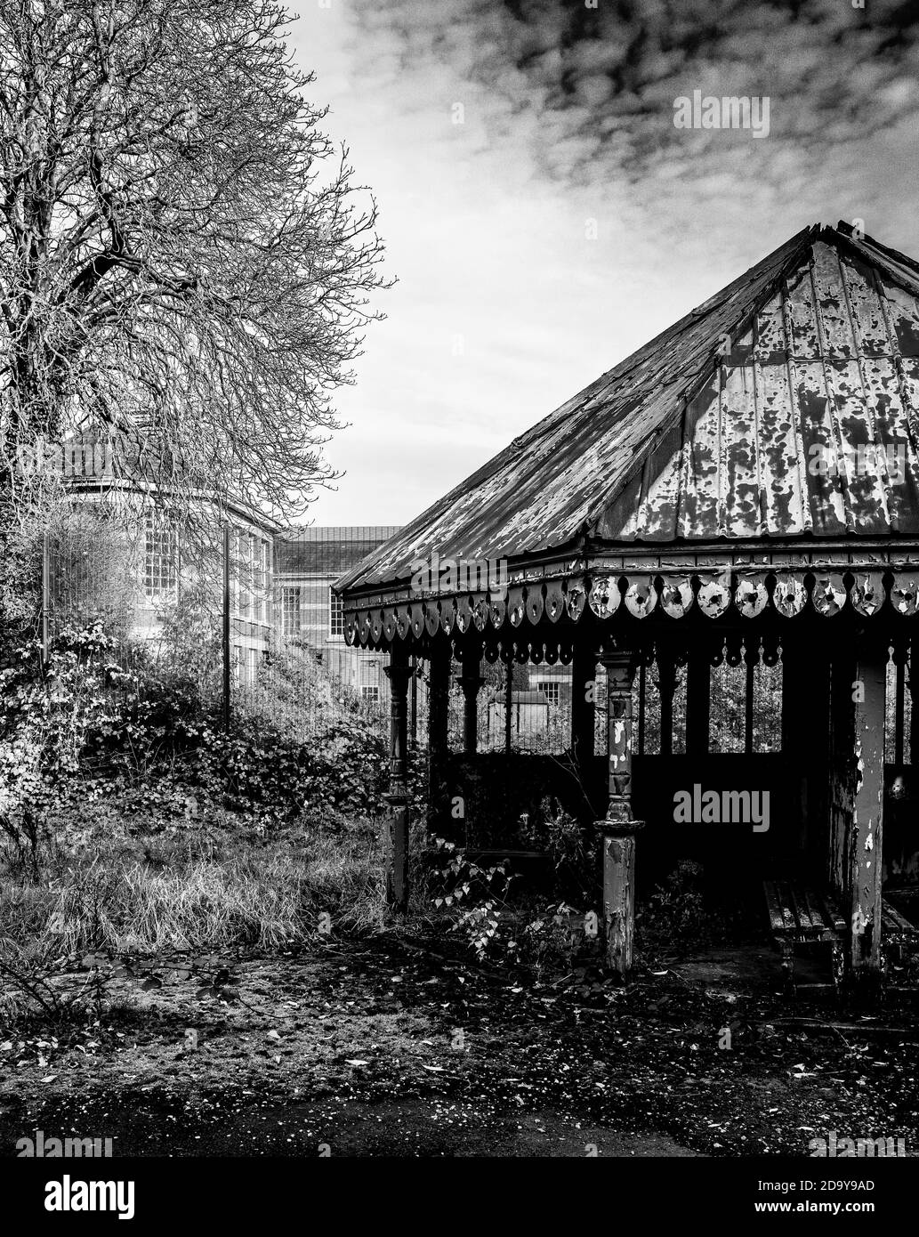 Whitchurch Hospital abbandonato grado 2 listedl - Bianco e nero Foto Stock