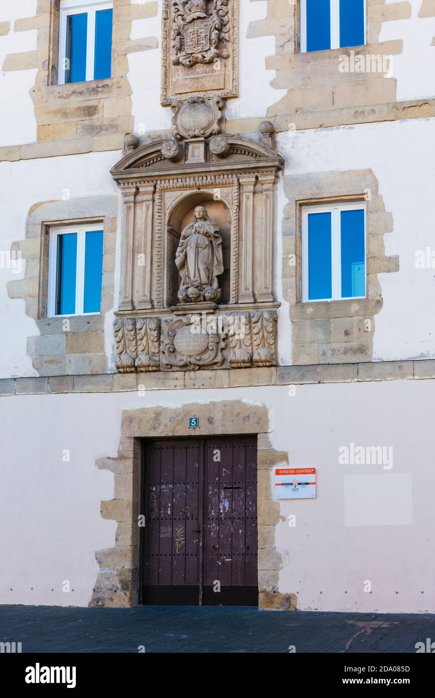 Ospedale Sancho de Urdanibia. Attualmente è la scuola comunale di Euskera, la lingua ufficiale della comunità basca. Irun, Gipuzkoa, Donostia Foto Stock