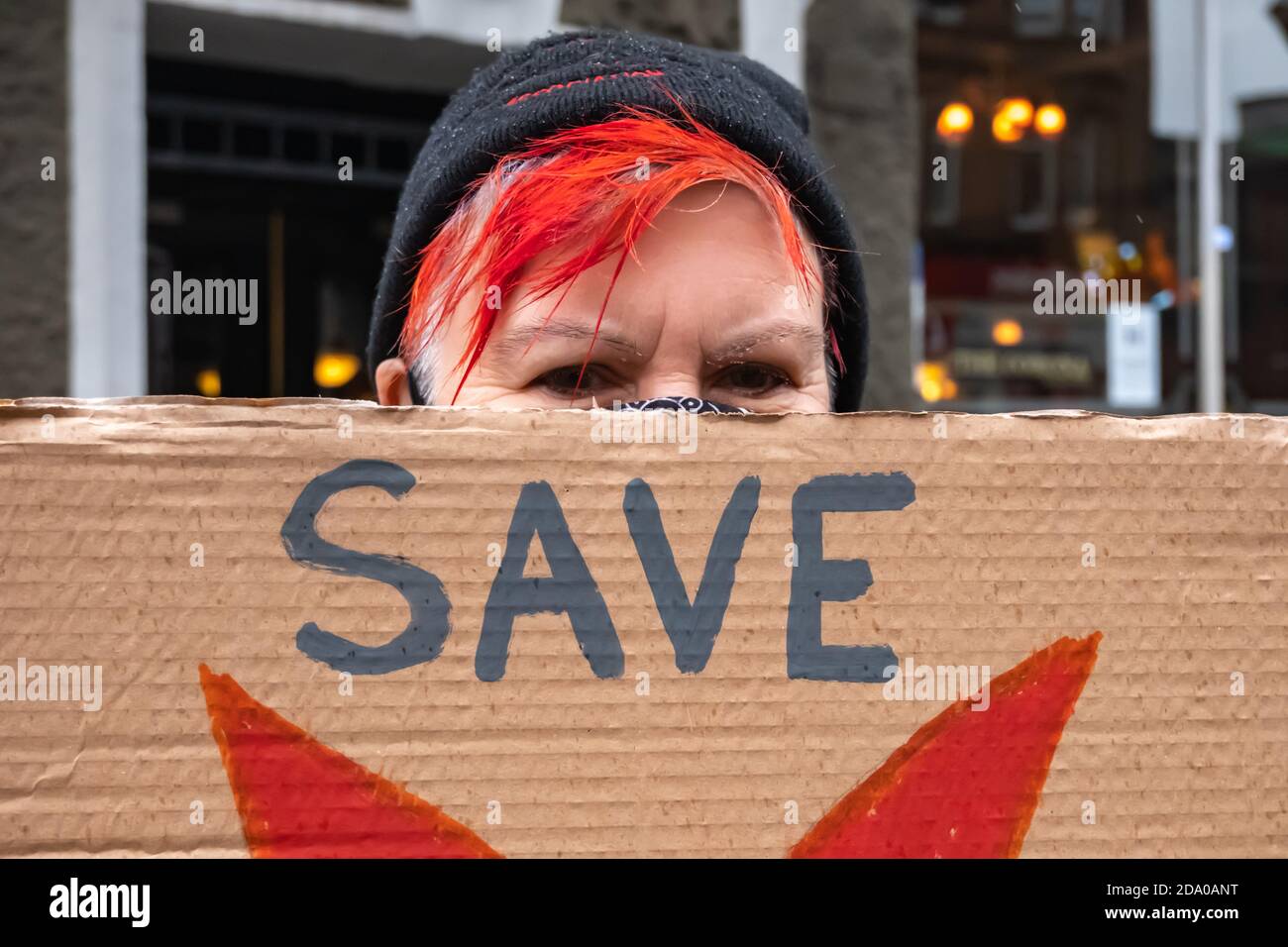 Glasgow, Scozia, Regno Unito. 8 Novembre 2020. Un protester di caccia della volpe. Credito: SKULLY/Alamy Live News Foto Stock