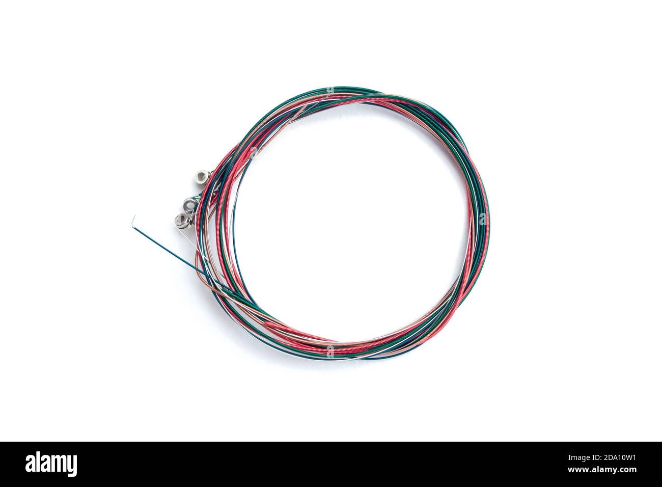 Corde metalliche per chitarra acustica isolate Foto Stock