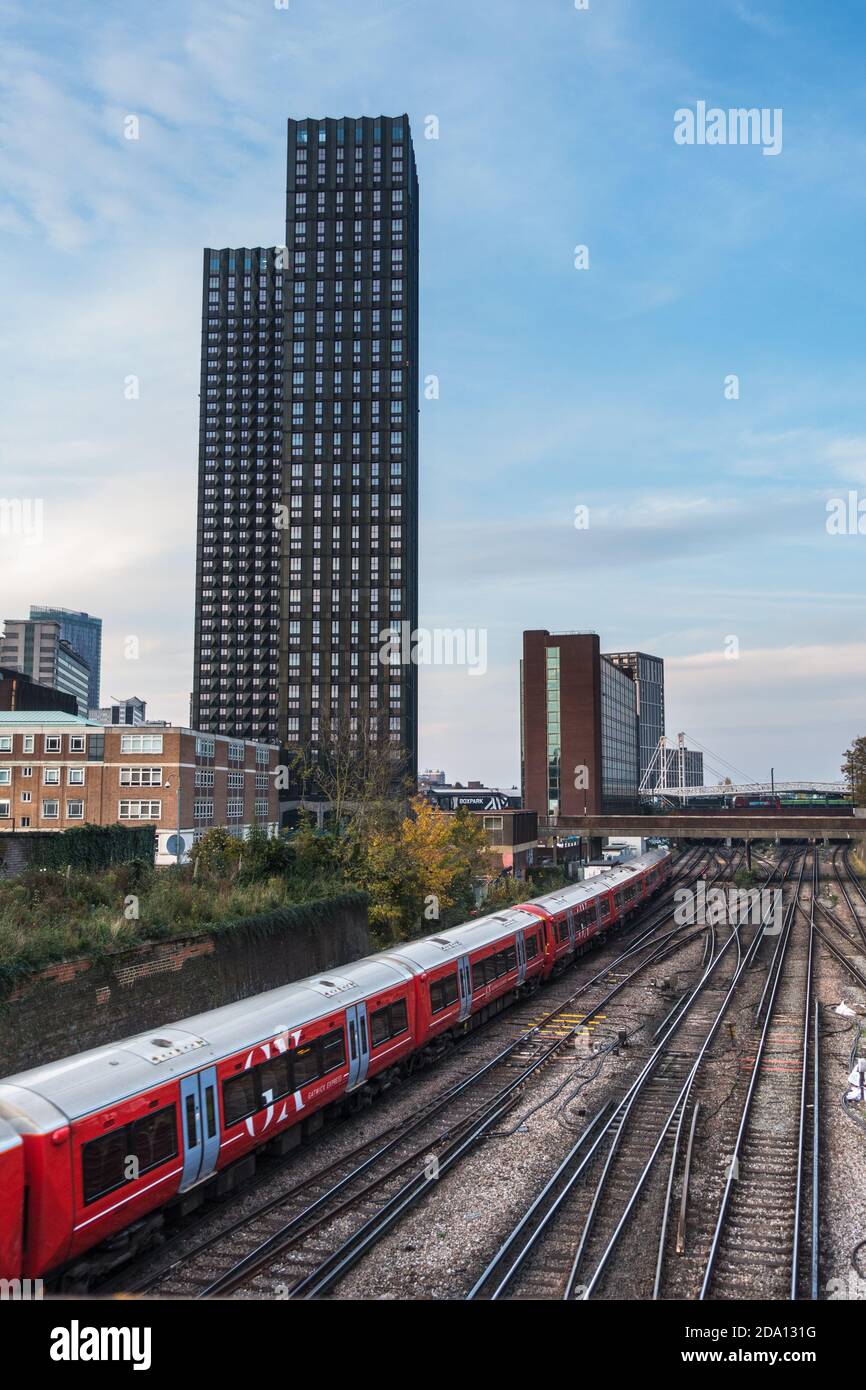L'edificio modulare più alto del mondo, a dieci gradi, 101 George Street, East Croydon, Londra, Regno Unito Foto Stock