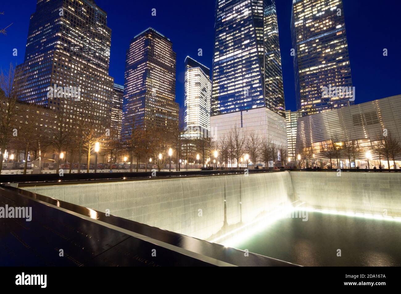 World Trade Center, South Pool, Memorial, New York City, NY, USA, 2019. Serata al tramonto Foto Stock