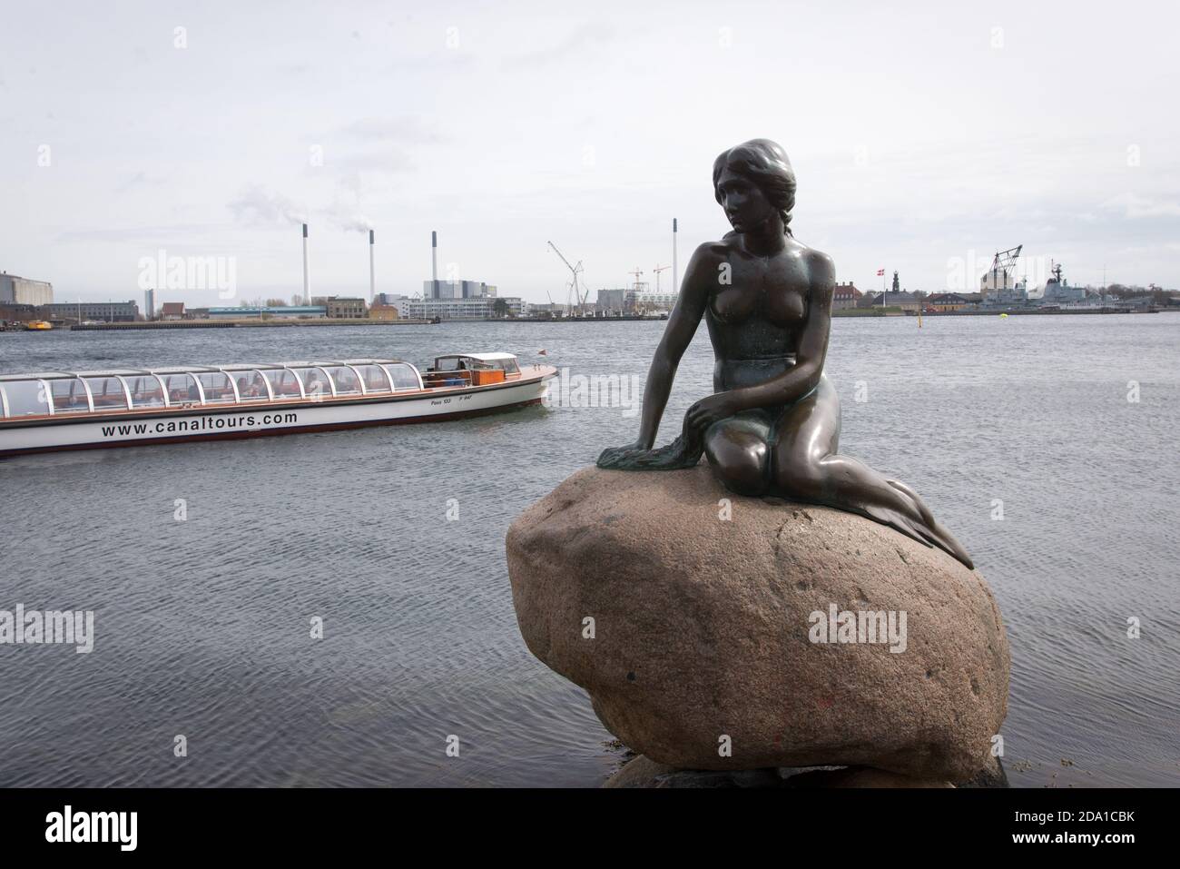 La cameriera al porto di Copenhagen Foto Stock