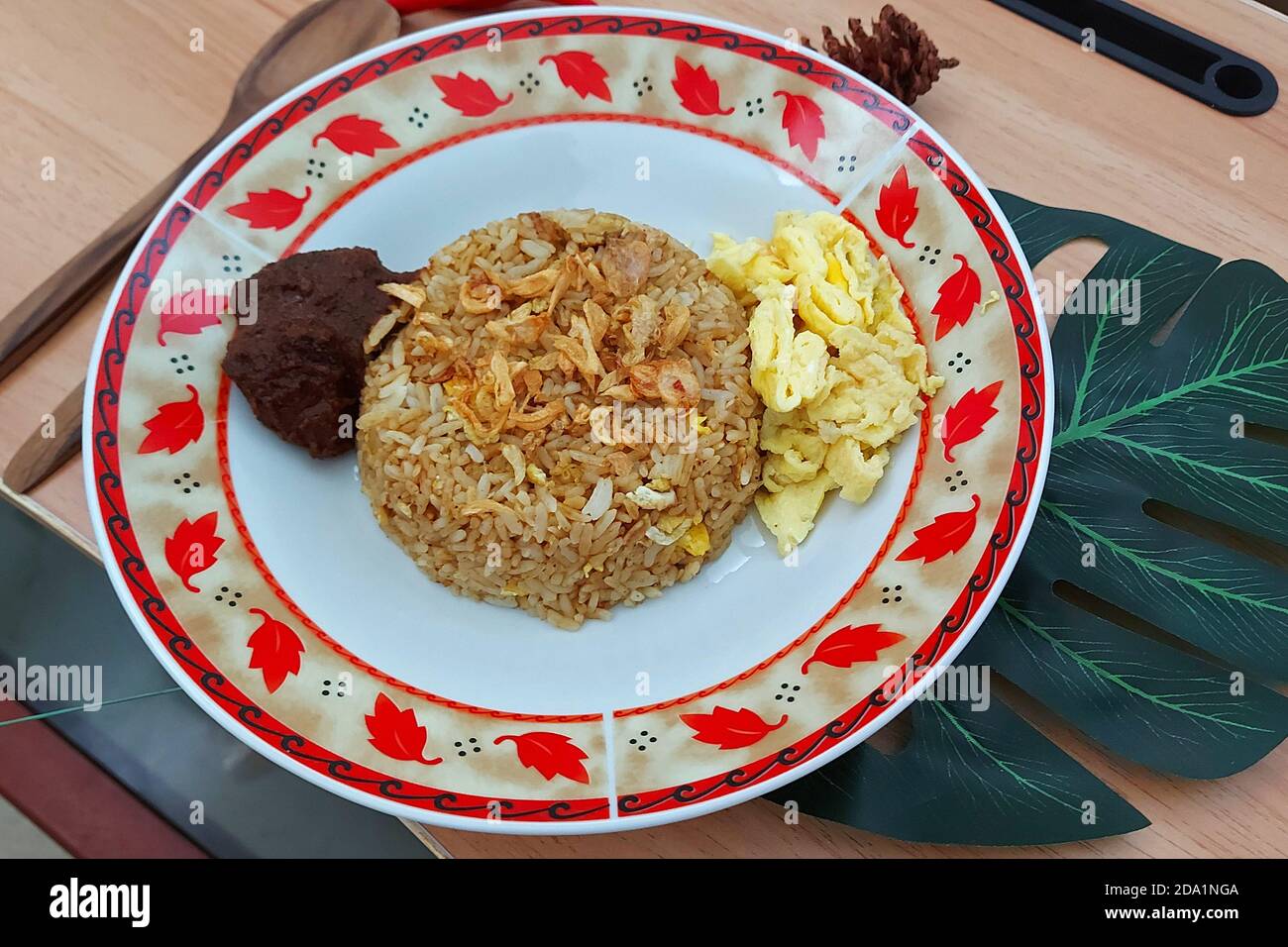 Riso fritto Rendang, cucina indonesiana, Giacarta, Indonesia Foto Stock