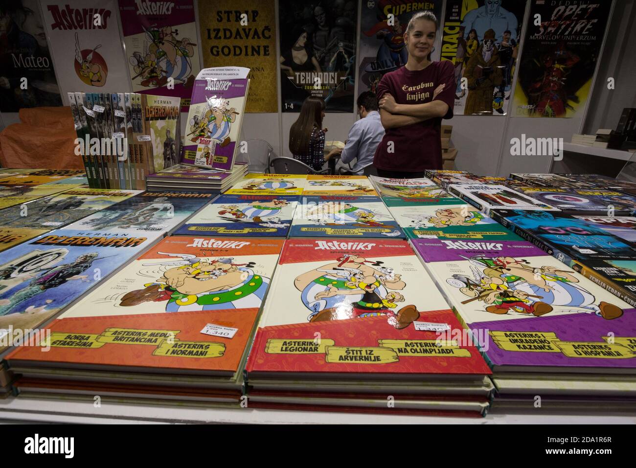 BELGRADO, SERBIA - 25 OTTOBRE 2019: Copertine di strisce comiche Asterix e Obelix, in vendita in un negozio di fumetti retrò a Belgrado. Asterix è un francese Foto Stock