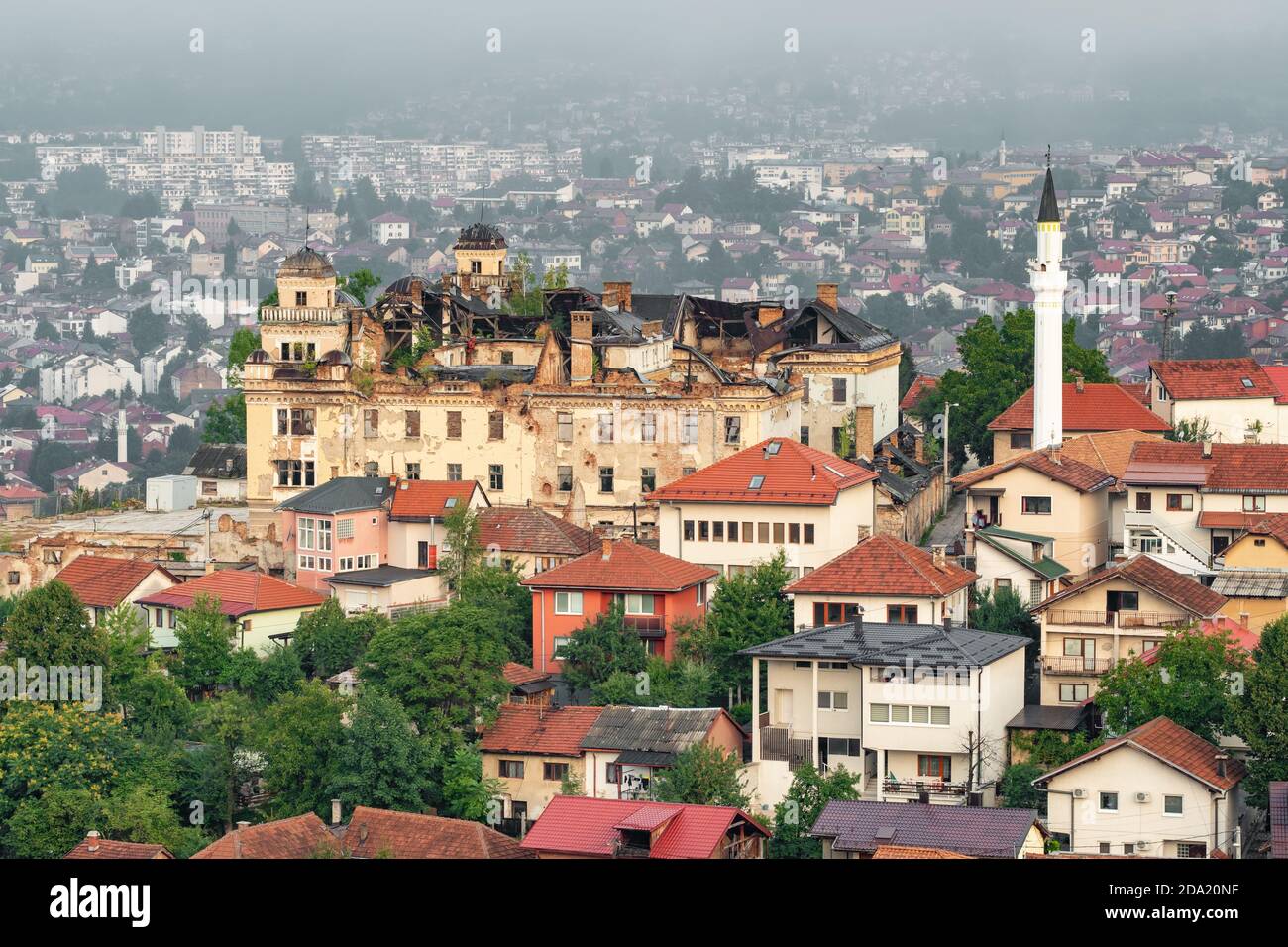 Distrutto edificio a Sarajevo dopo la guerra a Sarajevo, BiH Foto Stock