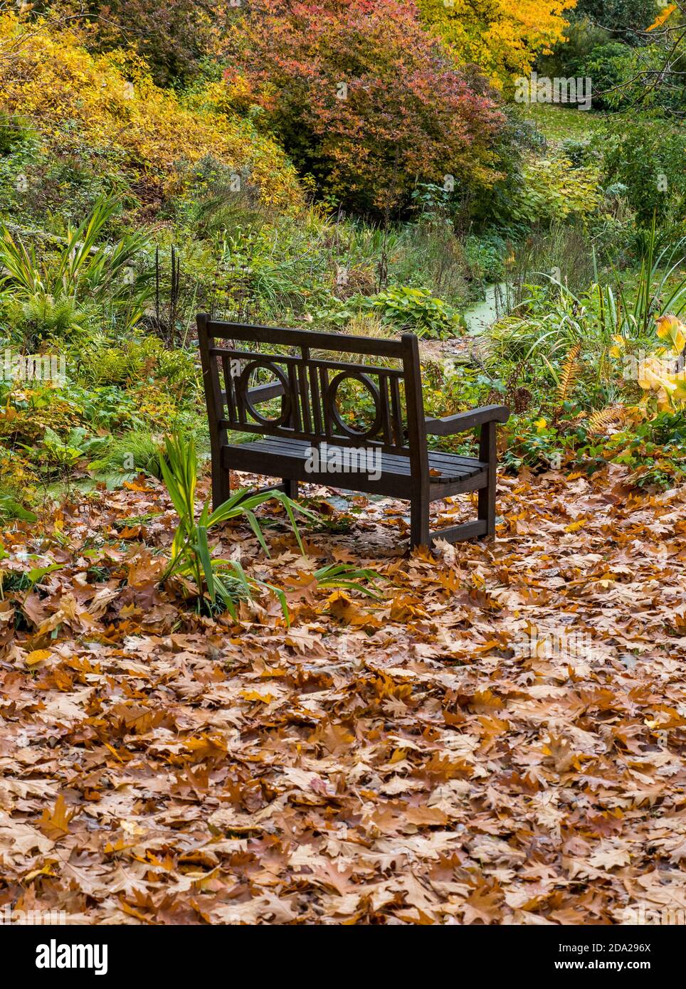 Garden Seat, Englefield House Gardens, Englefield Estate, Thale, Berkshire, Inghilterra, Regno Unito, GB. Foto Stock