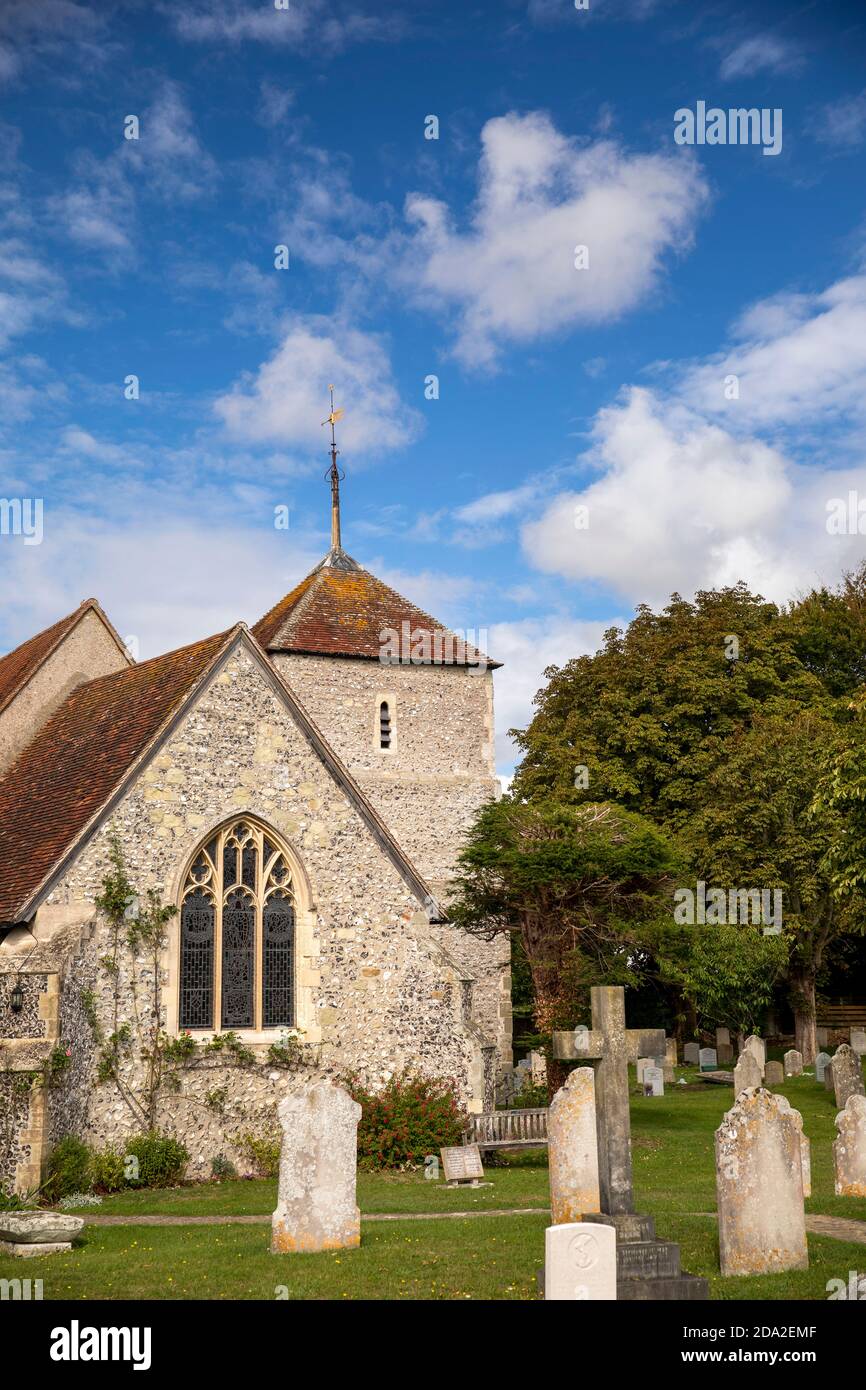 Regno Unito, Inghilterra, Sussex orientale, Dean orientale, selce costruita chiesa di San Simone e San Giuda Foto Stock