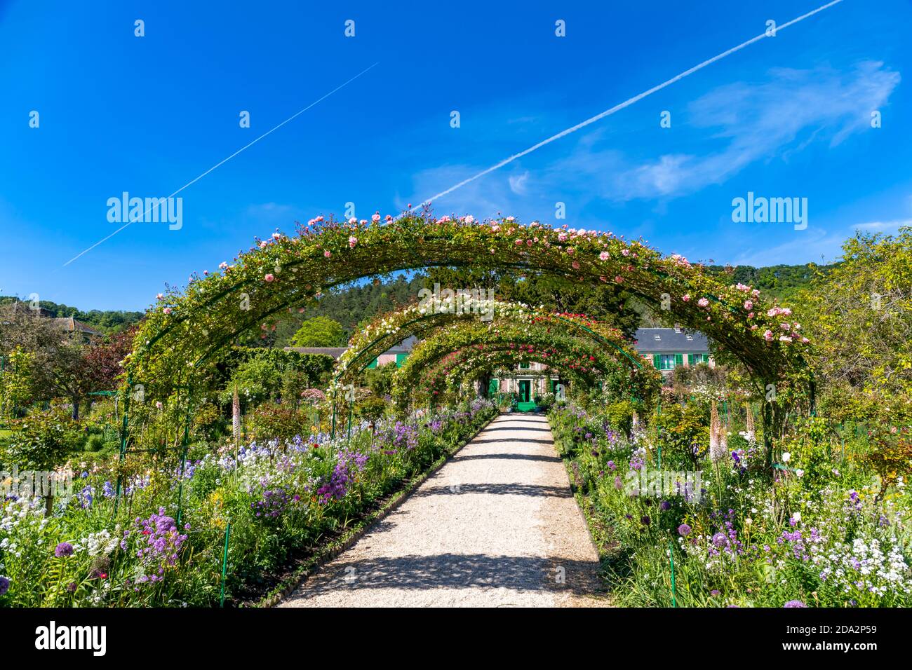 Claude Monet giardino e casa nel villaggio di Giverny, Eure, Normandia, Francia Foto Stock