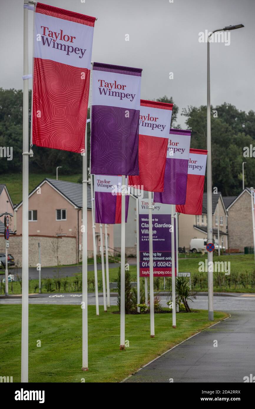 Taylor Wimpey sviluppo di alloggi alla periferia di Cowbridge, Galles occidentale, Regno Unito Foto Stock