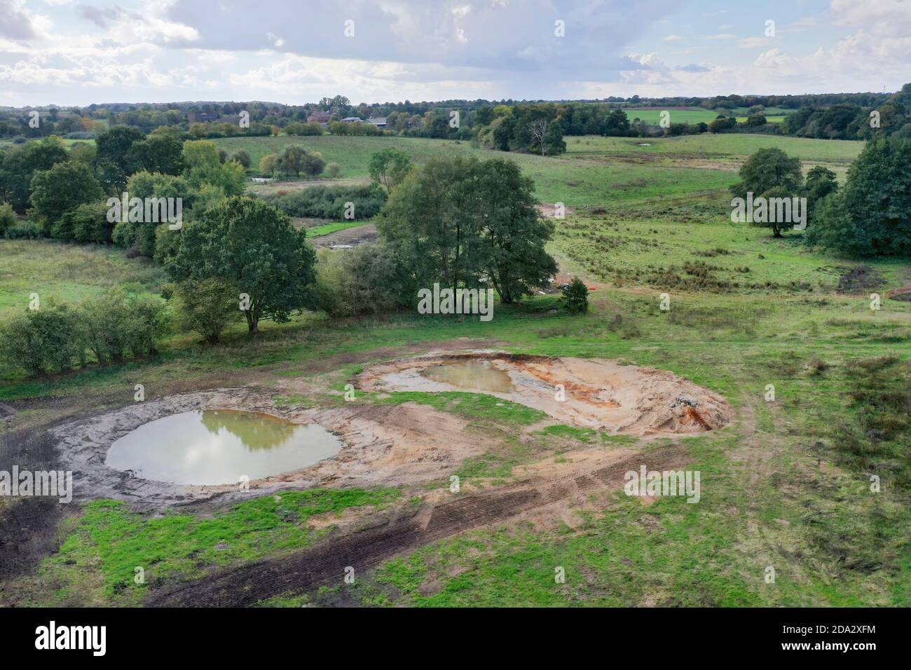 Creazione di stagni, piscine, curve, aree di sabbia e cairns come misura biotopo, vista aerea, Germania, Schleswig-Holstein, Laemmerhof Panten Foto Stock