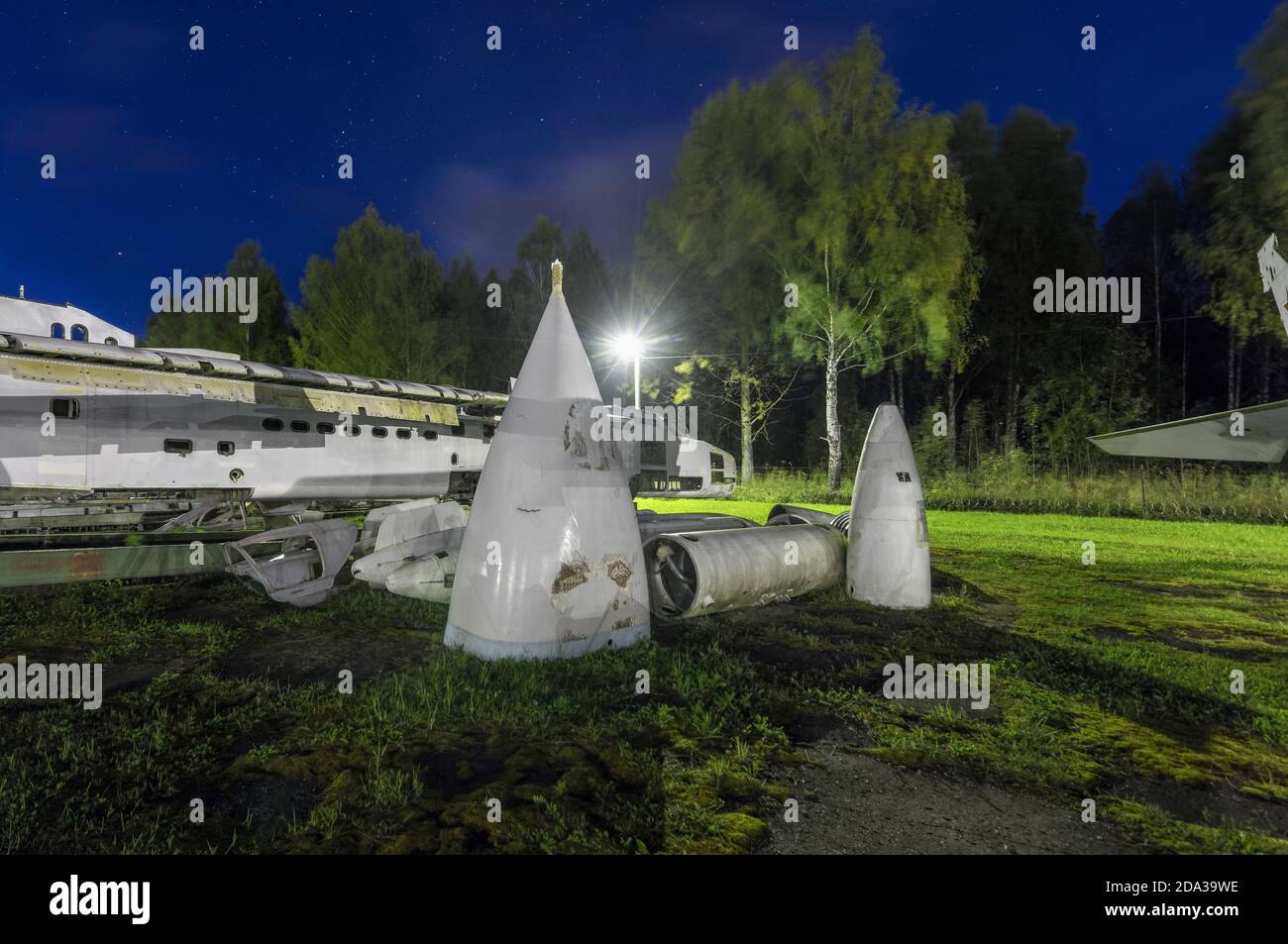 Coni per naso per aeromobili. Preso da un aereo militare russo abbandonato Foto Stock
