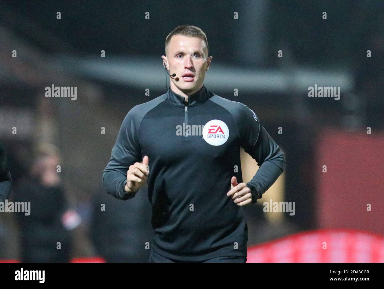 Manchester, Engkand. 07 novembre 2020. Arbitro Thomas Bramall prima della prima partita della fa Cup 1st Round tra FC United of Manchester e Doncaster Rover al Broadhurst Park di Manchester Will Matthews/Sports Press Photo Credit: SPP Sport Press Photo. /Alamy Live News Foto Stock