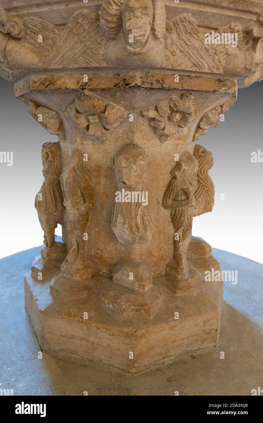 Font, St Peters Church, Theberton, Suffolk, Inghilterra, Regno Unito Foto Stock
