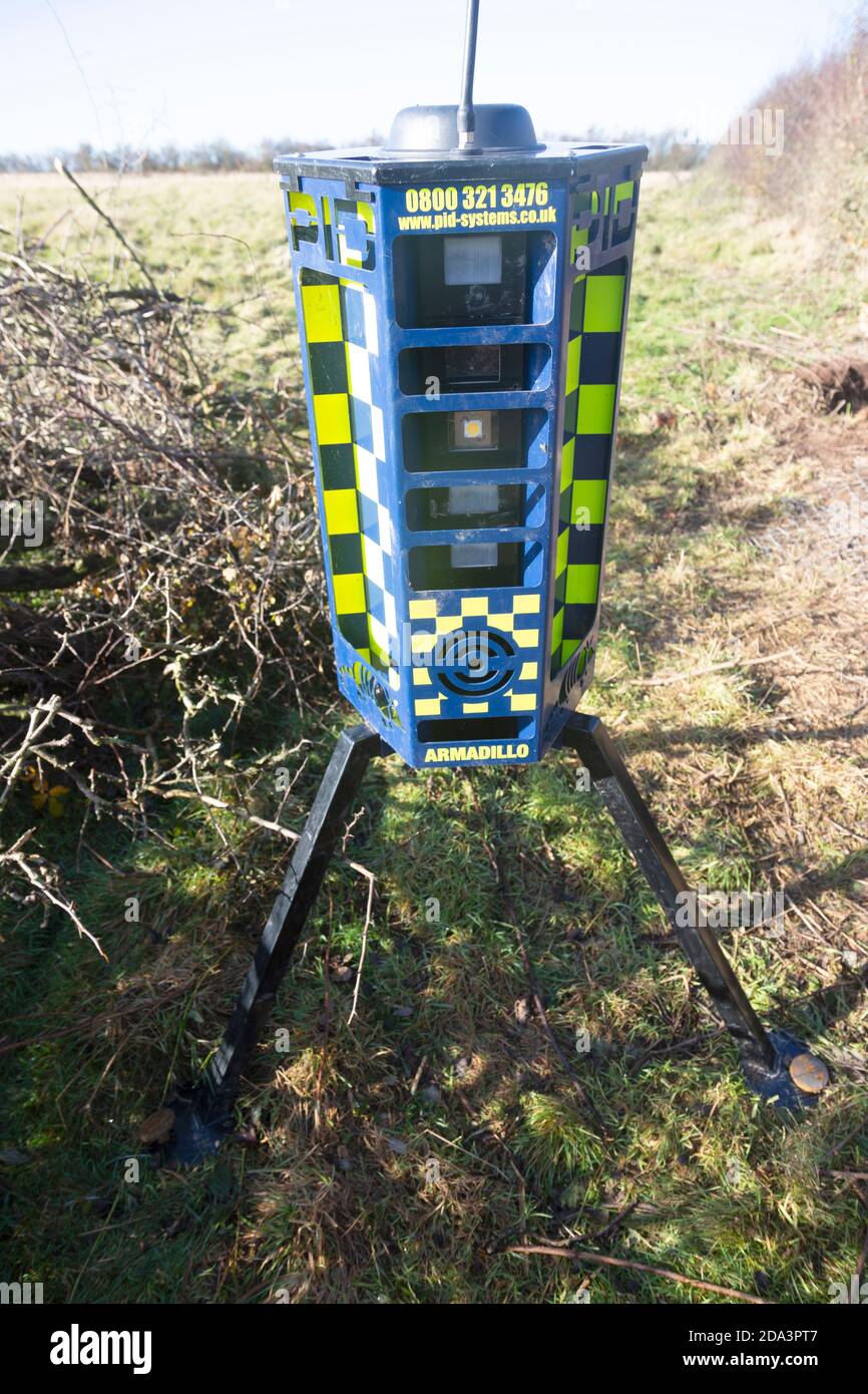 Armadillo Videoguard apparecchiature di sorveglianza utilizzate per osservare manifestanti di rilevamento presso il sito di protesta HS2, Kenilworth, Warwickshire, Inghilterra, Regno Unito Foto Stock