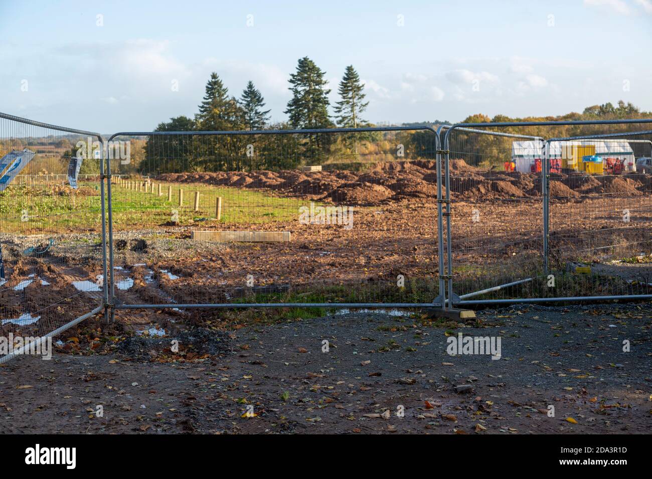 HS2 cantiere Crackley Woods, Kenilworth, Warwickshire, Inghilterra, Regno Unito, novembre 2020 area per il reimpianto dell'ecosistema boschivo Foto Stock