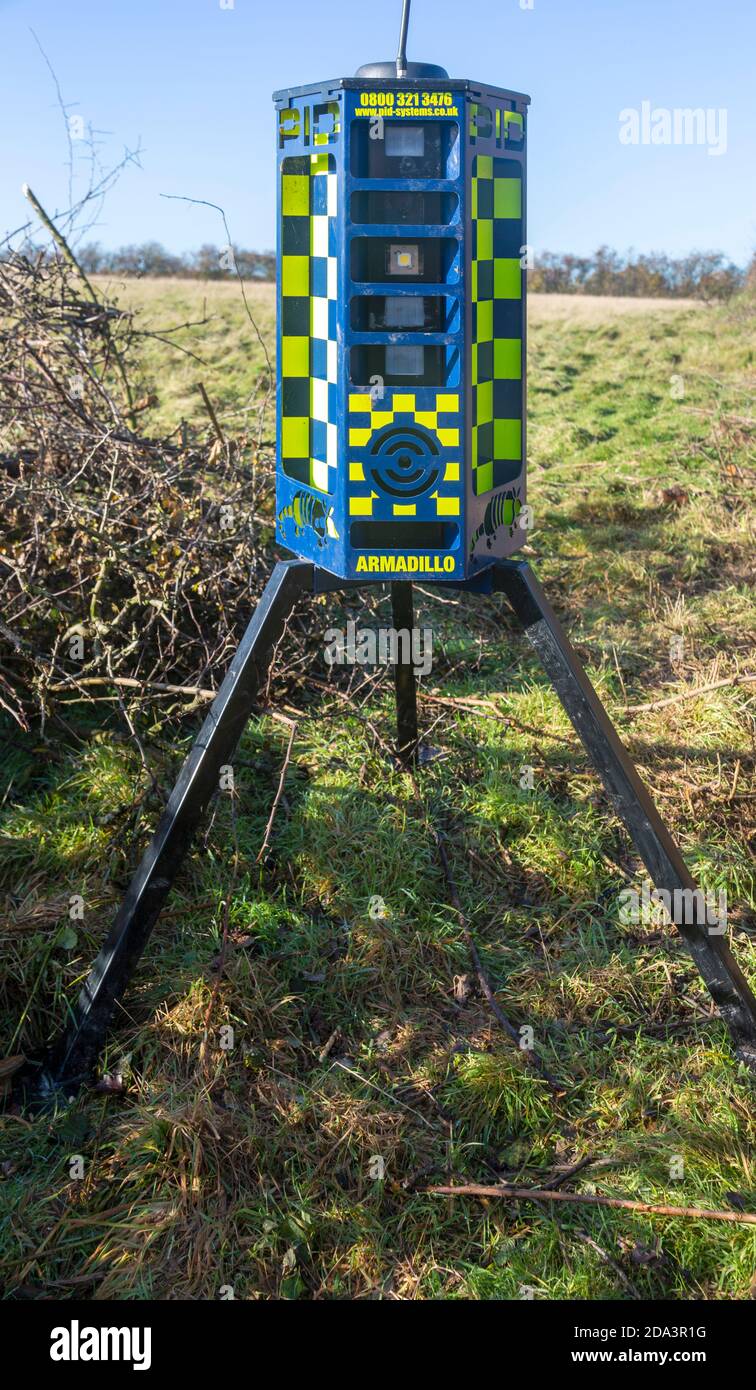 Armadillo Videoguard apparecchiature di sorveglianza utilizzate per osservare manifestanti di rilevamento presso il sito di protesta HS2, Kenilworth, Warwickshire, Inghilterra, Regno Unito Foto Stock