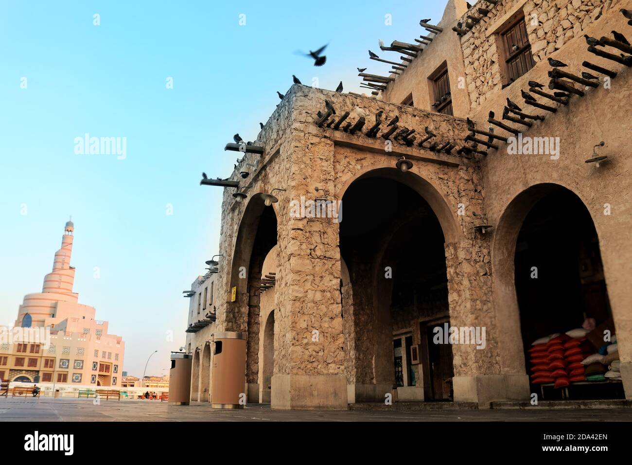 Una vista di Souq Waqif, è il più antico mercato di Doha, Qatar Foto Stock