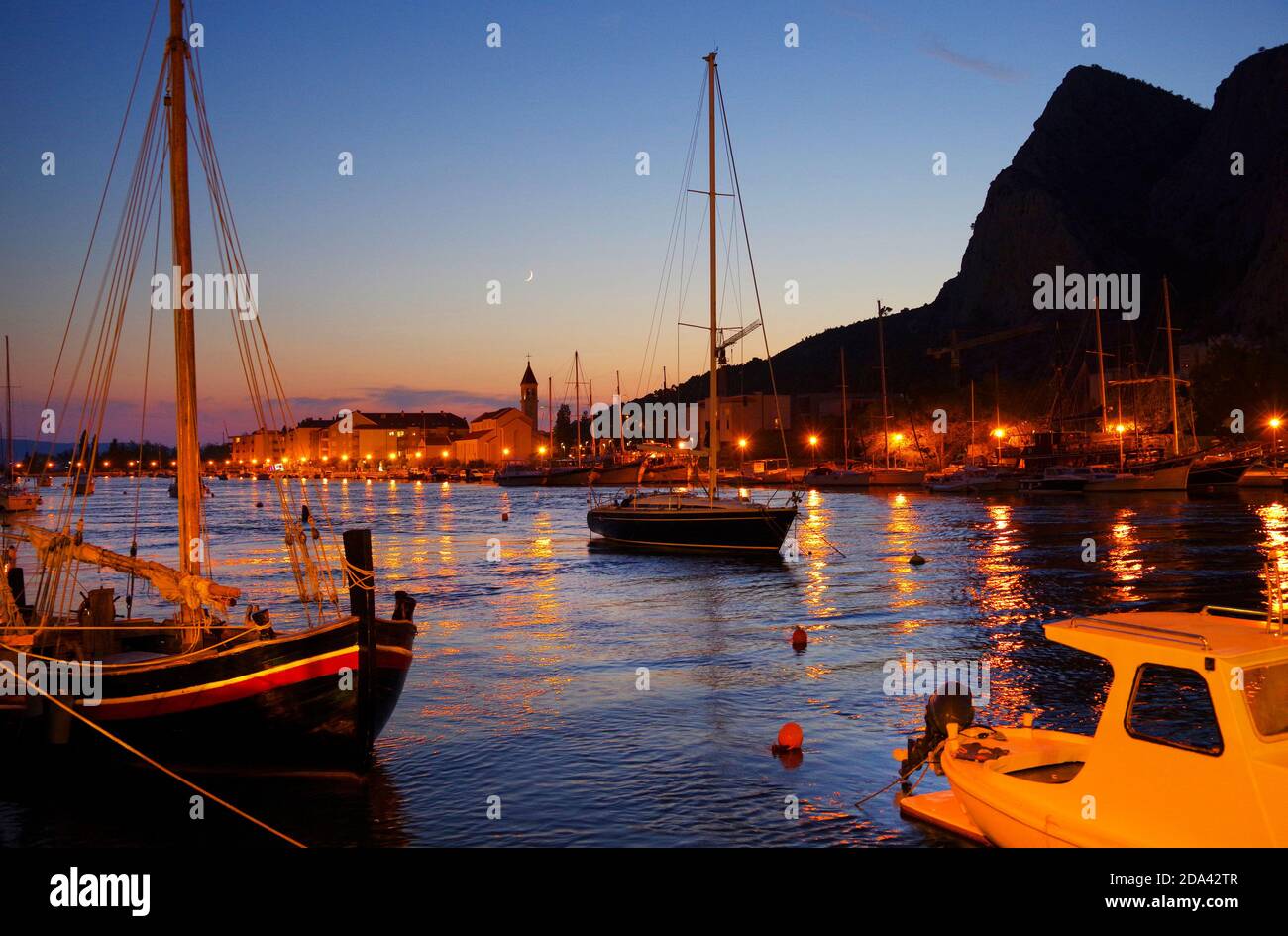 Vista turistica di Omis Resort in Croazia, Europa Foto Stock