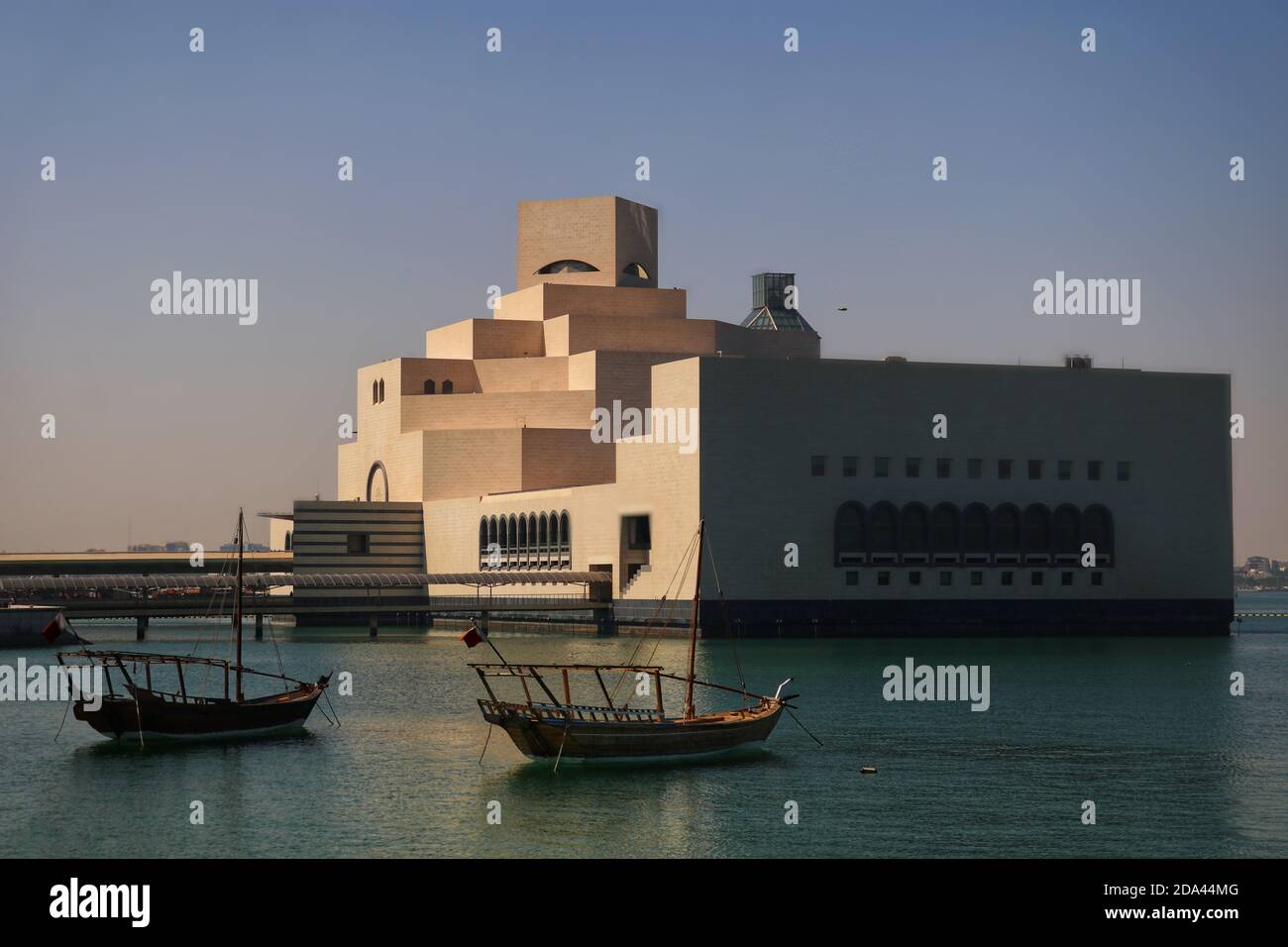 Vista del Museo delle Arti Islamiche, è una delle principali attrazioni turistiche del Qatar. Foto Stock