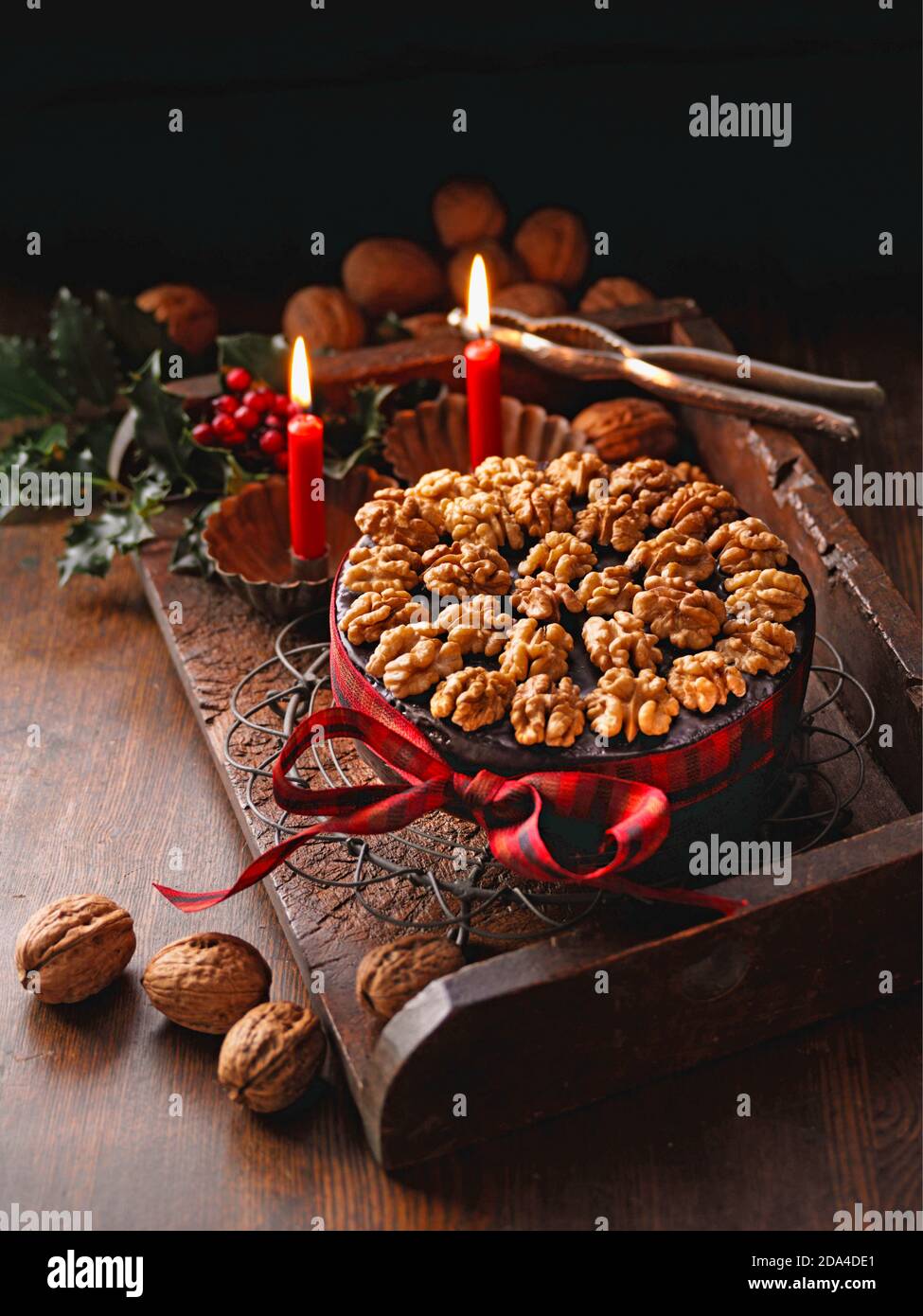 Walnut cake UK & IRISH RIGHTS SOLO ufficio email per territori aggiuntivi Foto Stock