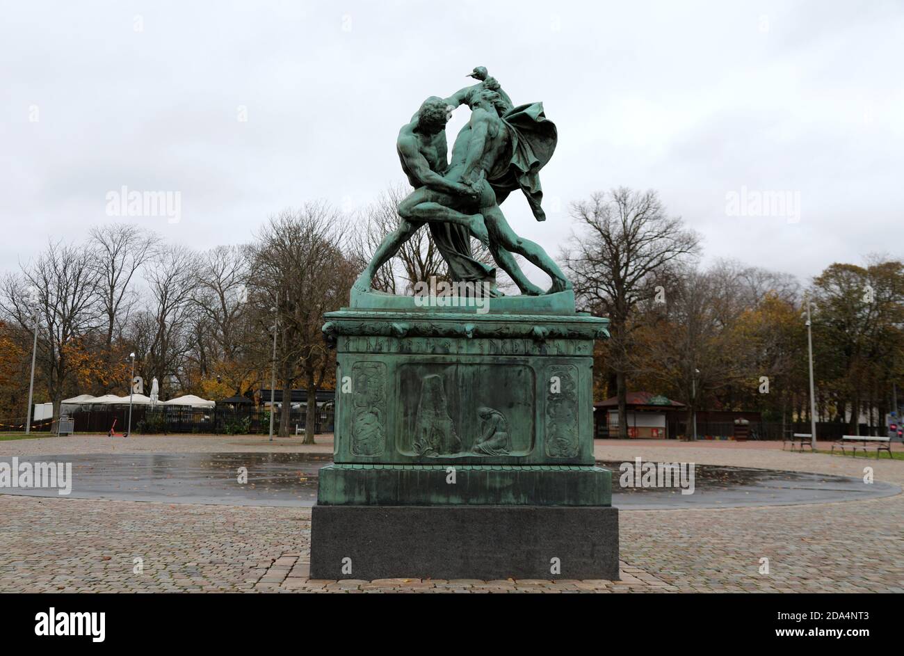 La scultura dei lottatori dei coltelli di Johan Peter Molin a Goteborg In Svezia Foto Stock