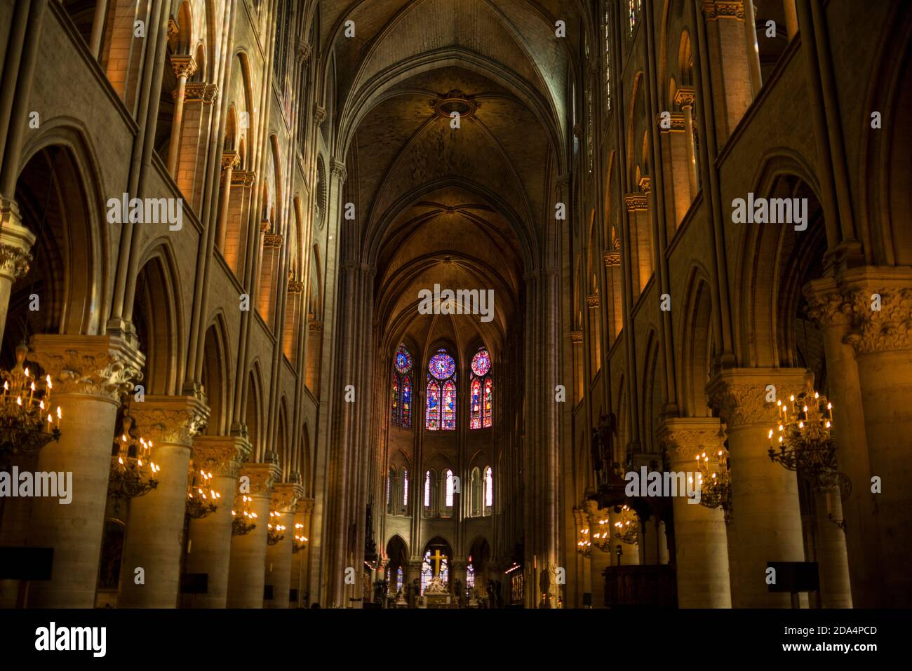 Vista dell'interno di notre dame prima del fuoco Foto Stock