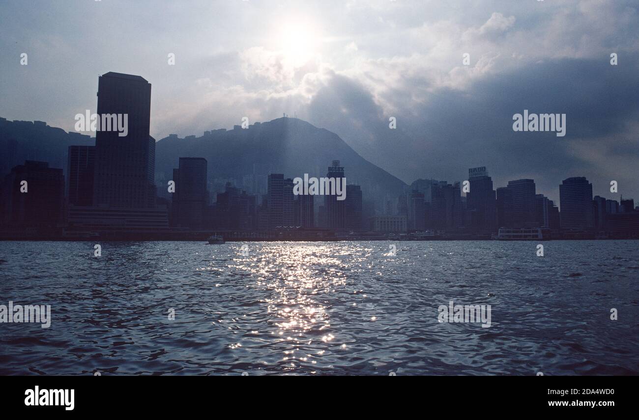 Skyline dell'isola di Hong Kong, anni '80 Foto Stock