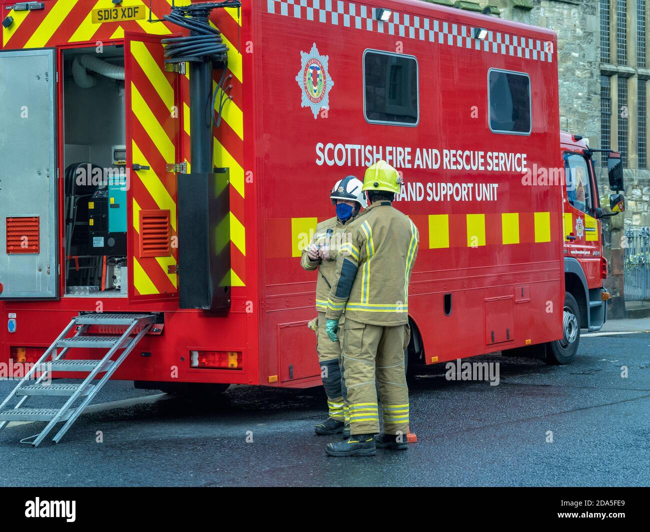 I vigili del fuoco Scottish Fire and Rescue Service affrontano un incendio a North Berwick, East Lothian, Scozia, Regno Unito. Foto Stock