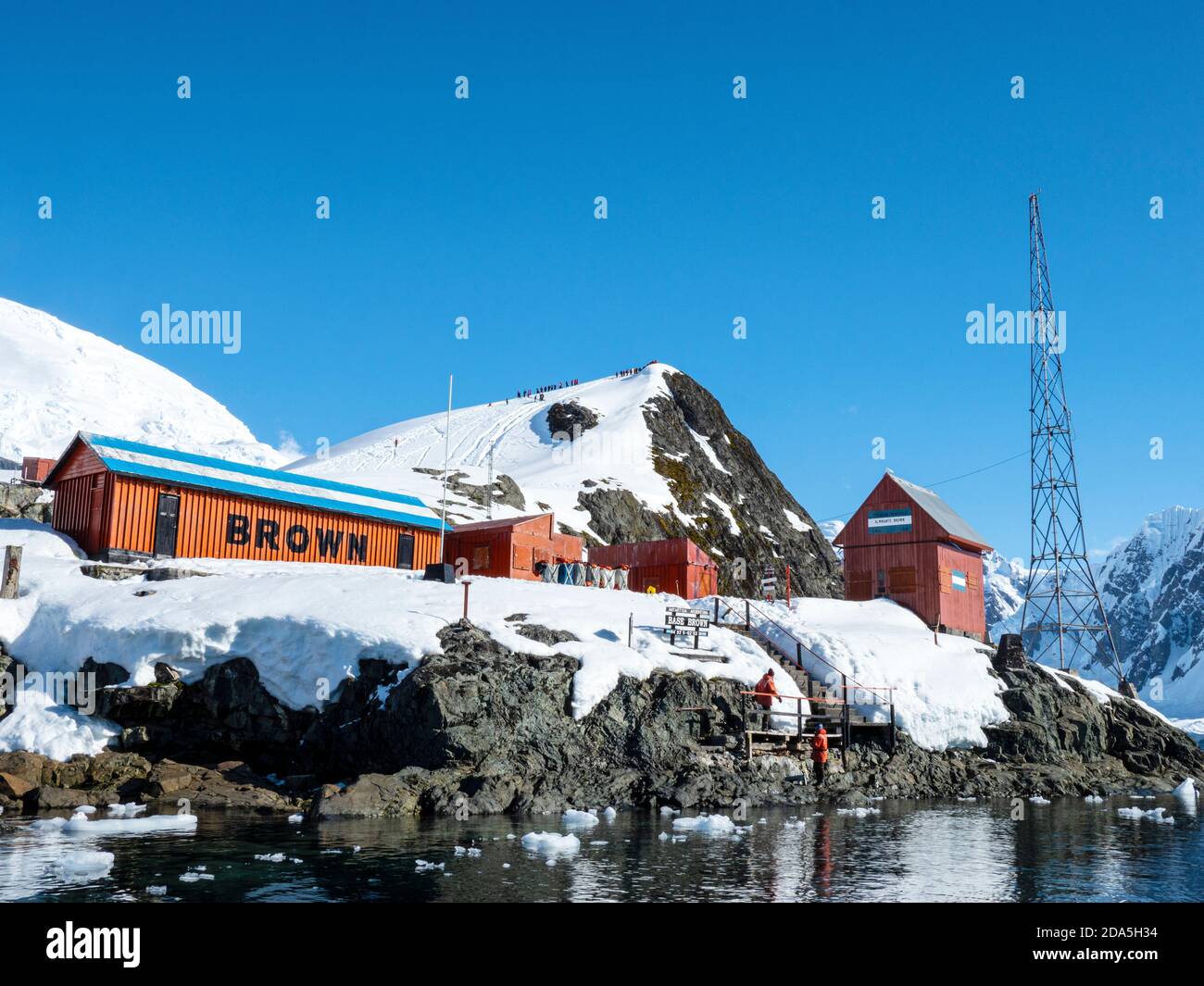 La stazione di ricerca argentina base marrone a Paradise Harbour, Antartide. Foto Stock