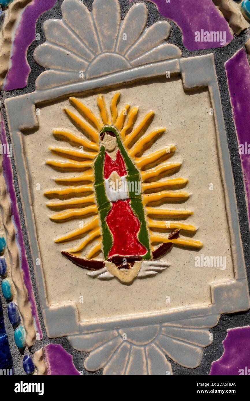 Tessere mosaico sul centro congressi Albuquerque di Cassandra Reid e apprendisti Foto Stock