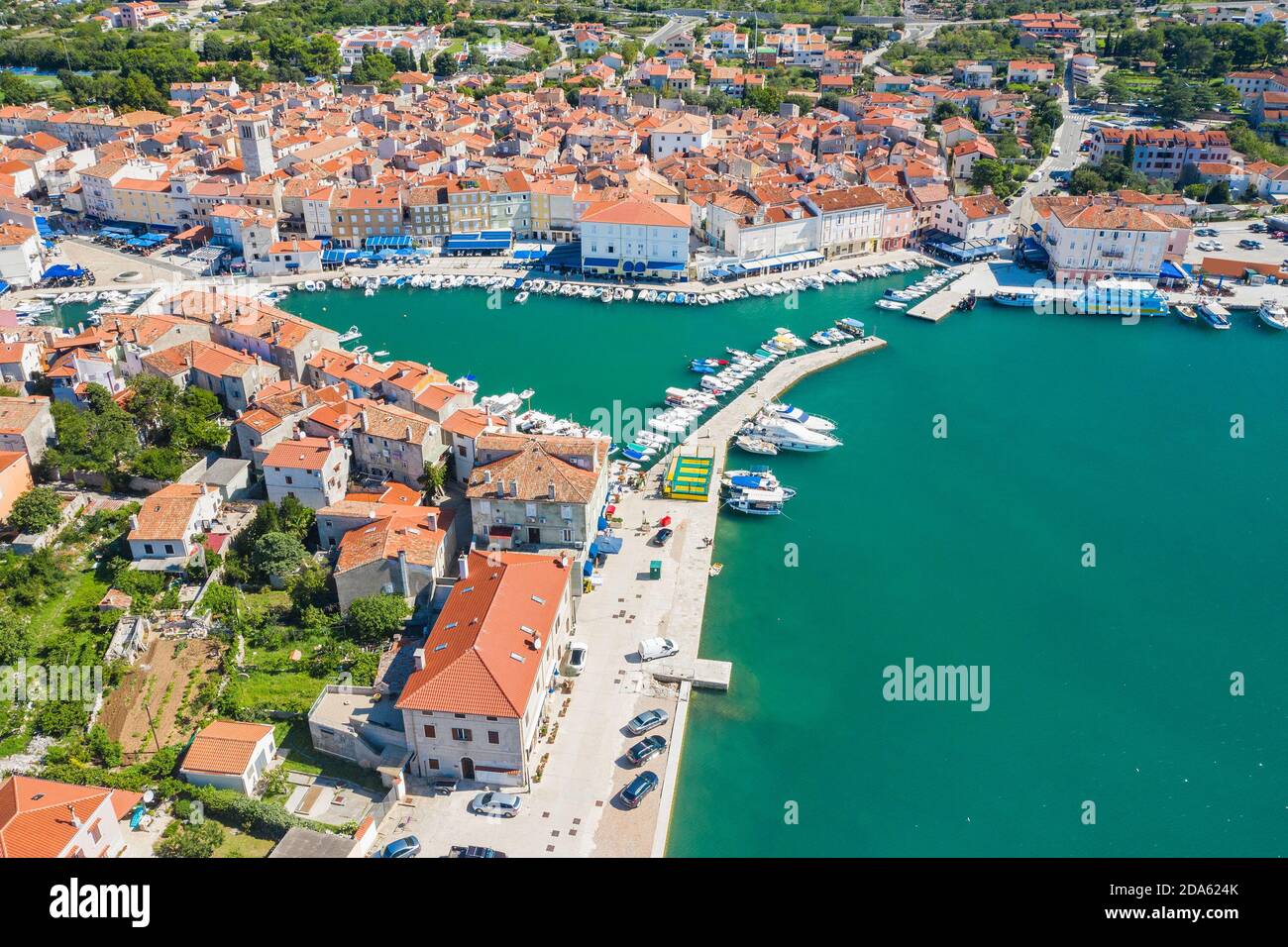 Città di Cres sull'isola di Cres in Croazia, mare Adriatico Foto Stock