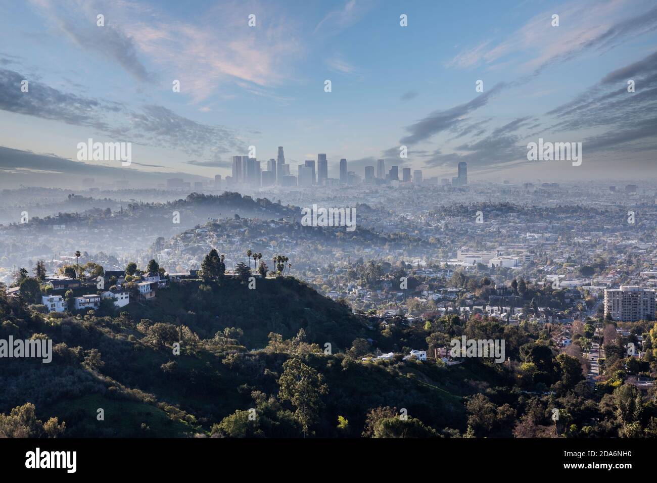 Misty nuvoloso mattina vista del centro di Los Angeles California Foto Stock