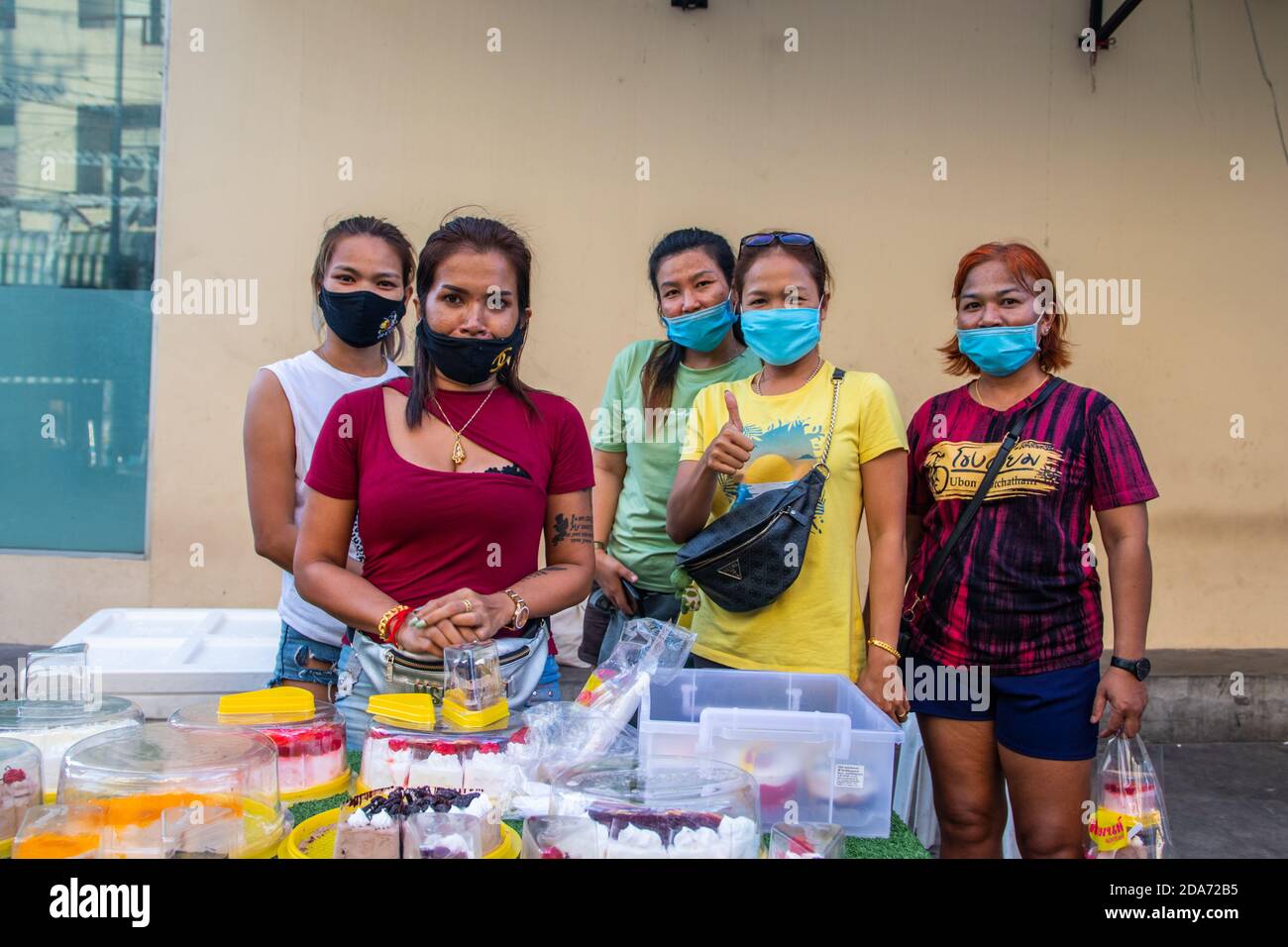 Torta di Pattaya soi buahkao per la vendita in periodi covid Foto Stock