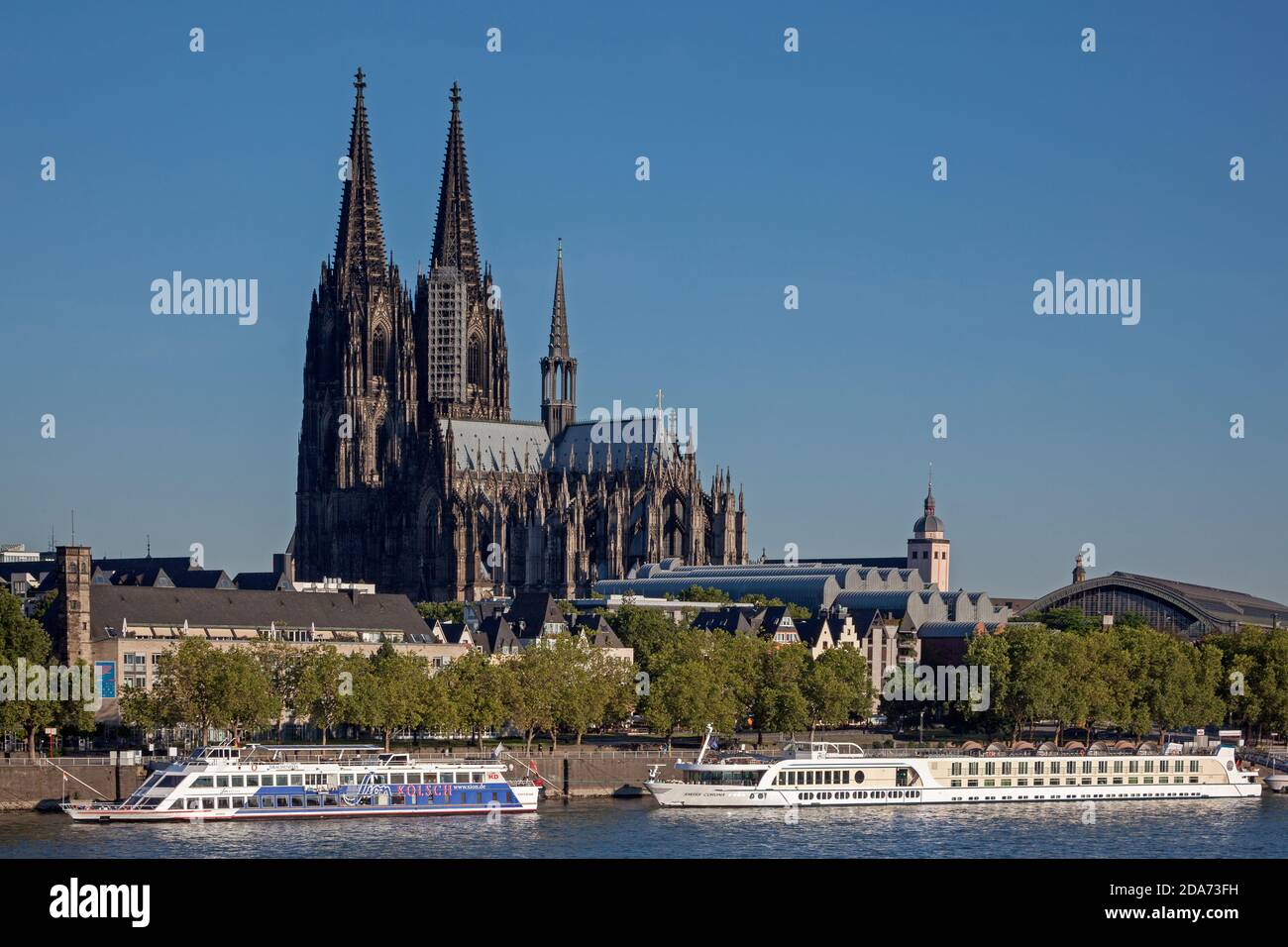 Geografia / viaggio, Germania, Nord Reno-Westfalia, Colonia, Cattedrale di Colonia, vista dal Reno, diritti aggiuntivi-clearance-Info-non-disponibile Foto Stock Geografia / viaggio, Germania, Nord Reno-Westfalia, Colonia, Cattedrale di Colonia, vista dal Reno, diritti aggiuntivi-clearance-Info-non-disponibile Foto Stock