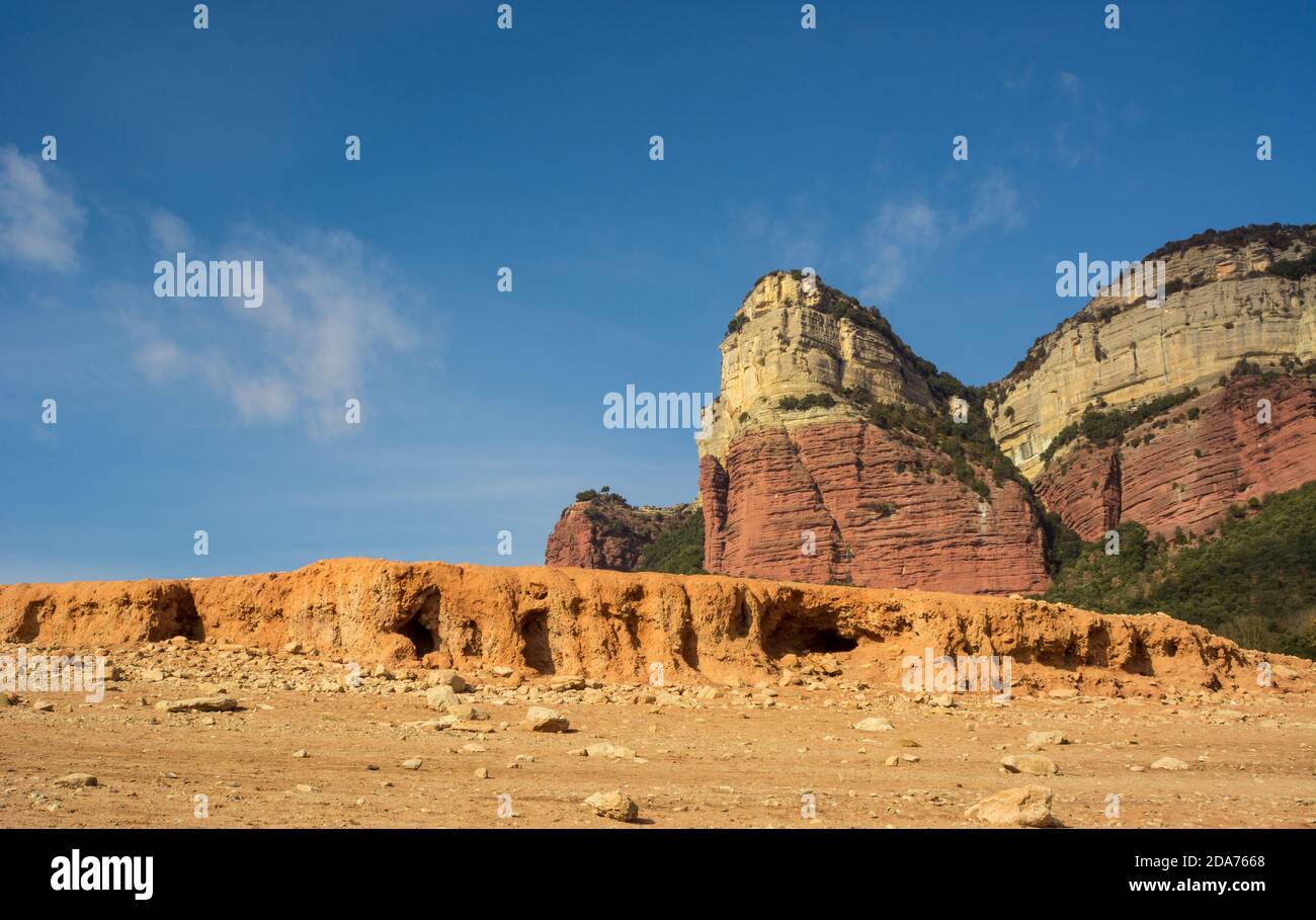 Fotografie della palude di Sau situata in Catalogna, Spagna. Potete vedere la piccola quantità di acqua che ha Foto Stock